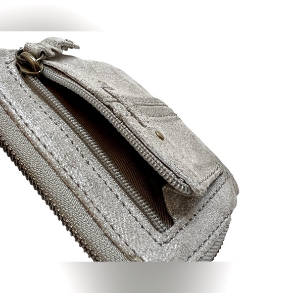 Fossil Genuine Leather Shiny Beige zip up card holder wallet - Picture 4 of 10